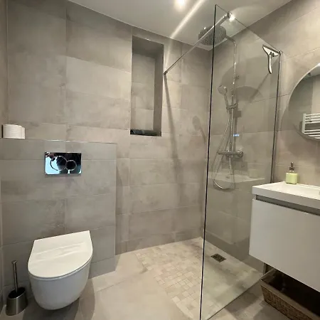 Apartment Superbe T2 En Dernier Etage